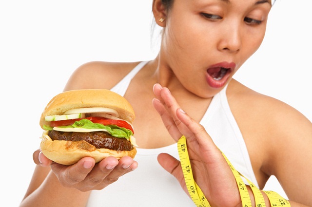 Muốn giảm mỡ bụng thì cần loại bỏ thức ăn nhanh ra khỏi thực đơn