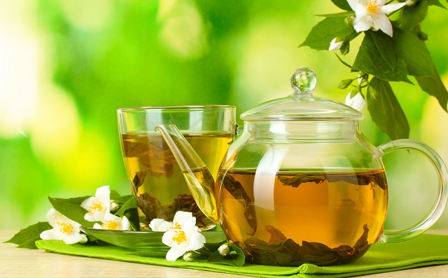 Uống trà xanh giúp giảm mỡ bụng hiệu quả