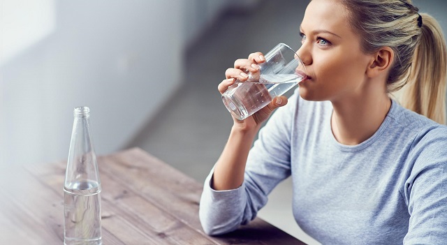 Uống nước mỗi ngày giúp thanh lọc cơ thể, giảm cân hiệu quả