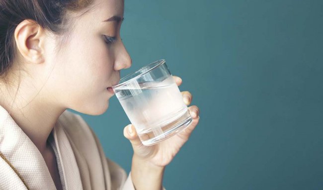 cách uống nước giảm cân của phụ nữ Nhật