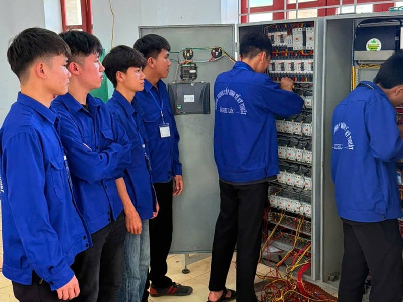 Top 8 Trường Dạy Nghề Điện Công Nghiệp Ở Nghệ An Uy Tín 19