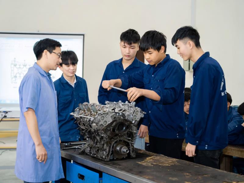 Học Công Nghệ Ô Tô Ở Nghệ An: Lựa Chọn Nào Hàng Đầu? 8 Học Công Nghệ Ô Tô Ở Nghệ An: Lựa Chọn Nào Hàng Đầu? 6