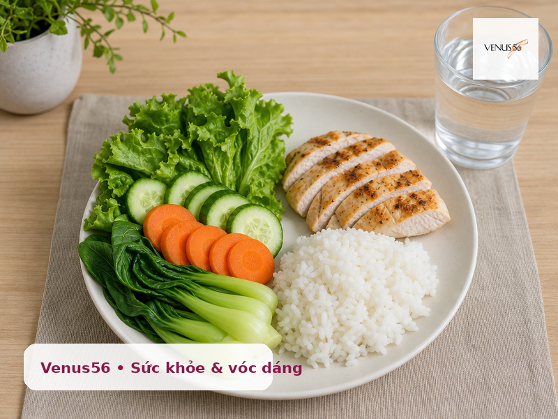 Thực đơn giảm cân 7 ngày cho người mới bắt đầu 4 Đĩa ăn cân bằng với rau đạm và tinh bột vừa phải khi giảm cân